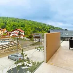 Apartment Wonder Hillside Tuz: Mountain View With Playground *